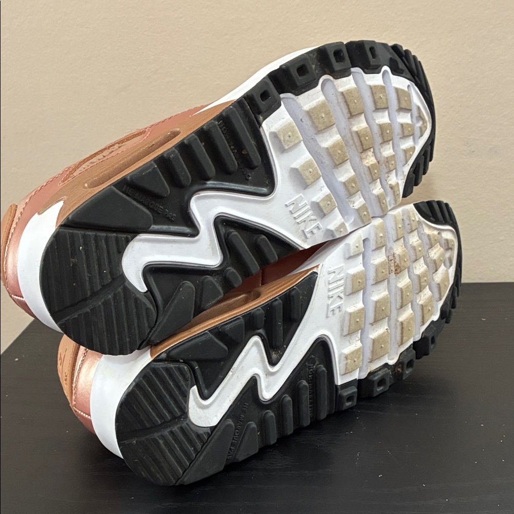 Nike Air Max 90 SE Metallic Bronze size 4.5y - Picture 7 of 9